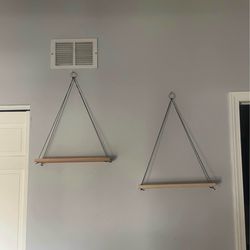 Hanging shelves