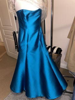 Monique Lhuillier Dress