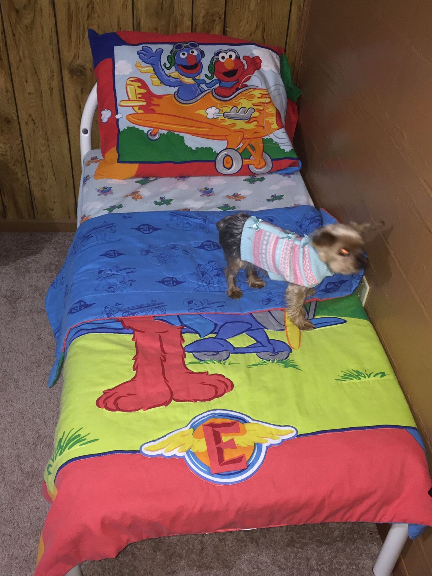 Youth bed with mattress, sheet, reversible comforter & reversible pillowcase