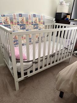 Graco crib (white)