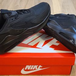 Nike Air Max Size 7 For Men 