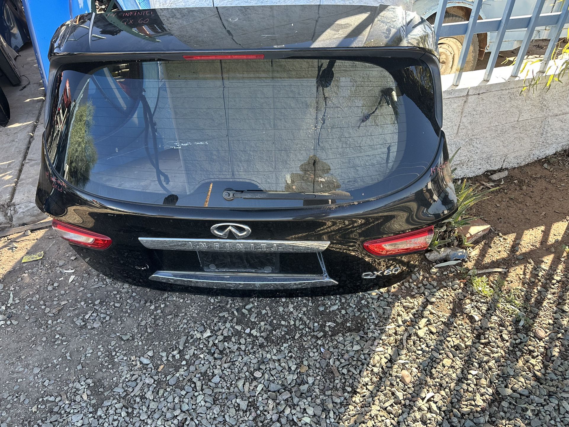 2014 Tail gate Infinity Qx60