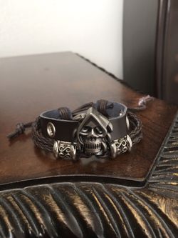 Skull fashion bracelet