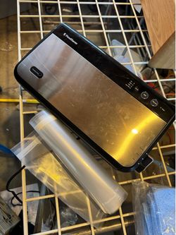 Vacuum sealer