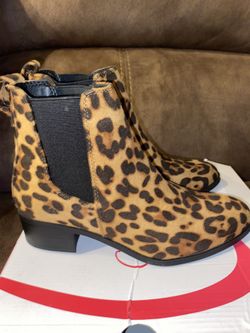 Beautiful Leopard Boots 6.5