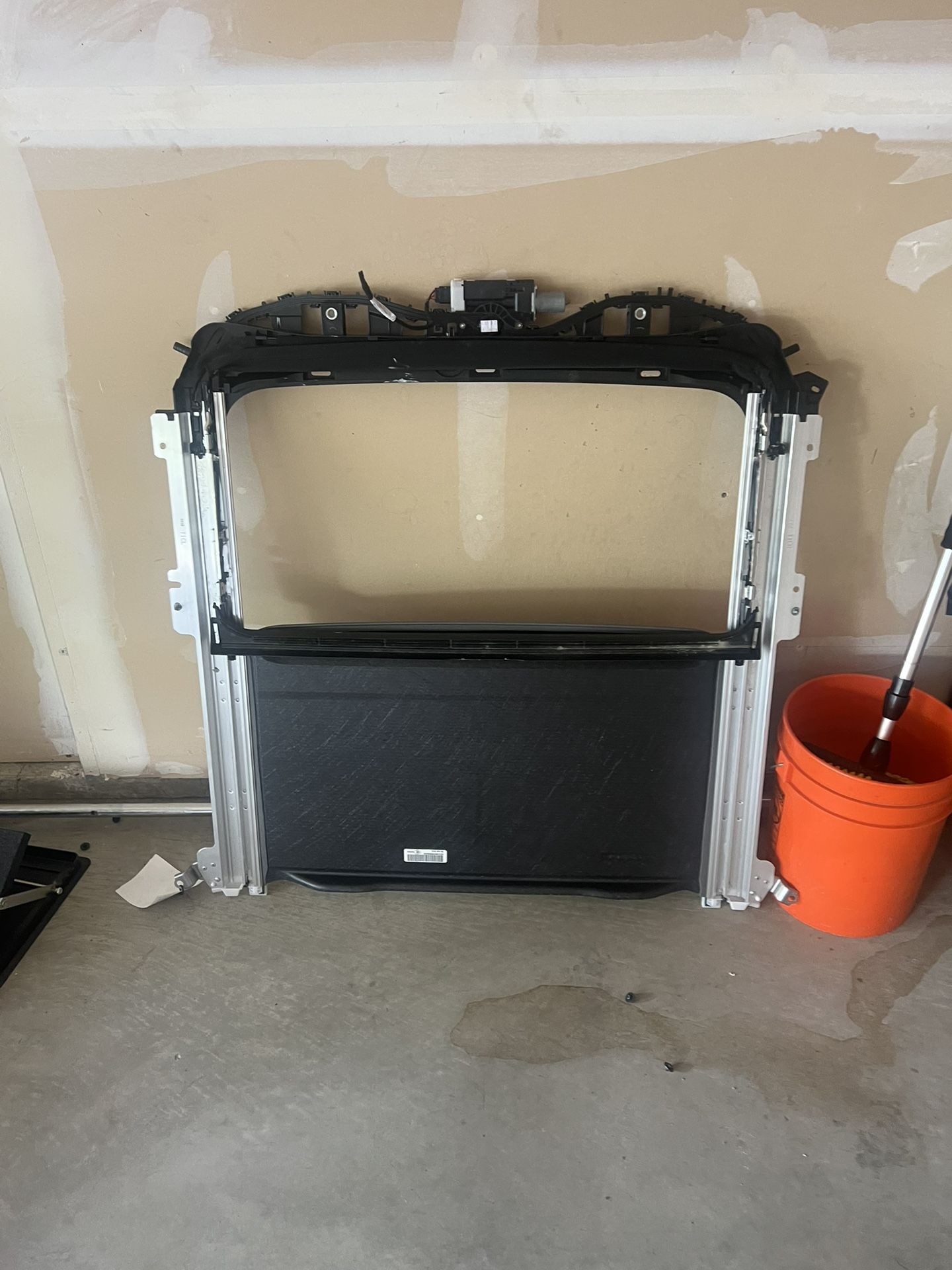 2022 Silverado Sun Roof Mounting System