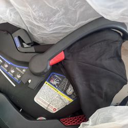nice britax car seat 