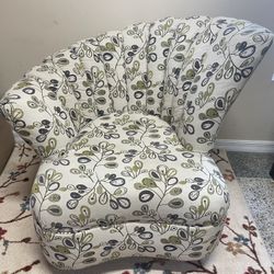 Seashell Fan Back Accent Chair with Wood Feet 🚚 extra