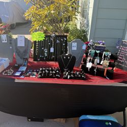 Holiday Boutique Sale 