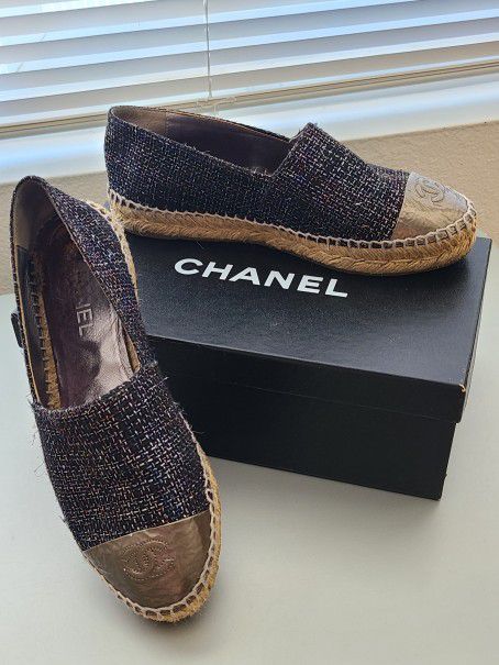 CHANEL ESPADRILLES FLATS Calfskin Ivory Size 39 for Sale in Miami Gardens,  FL - OfferUp
