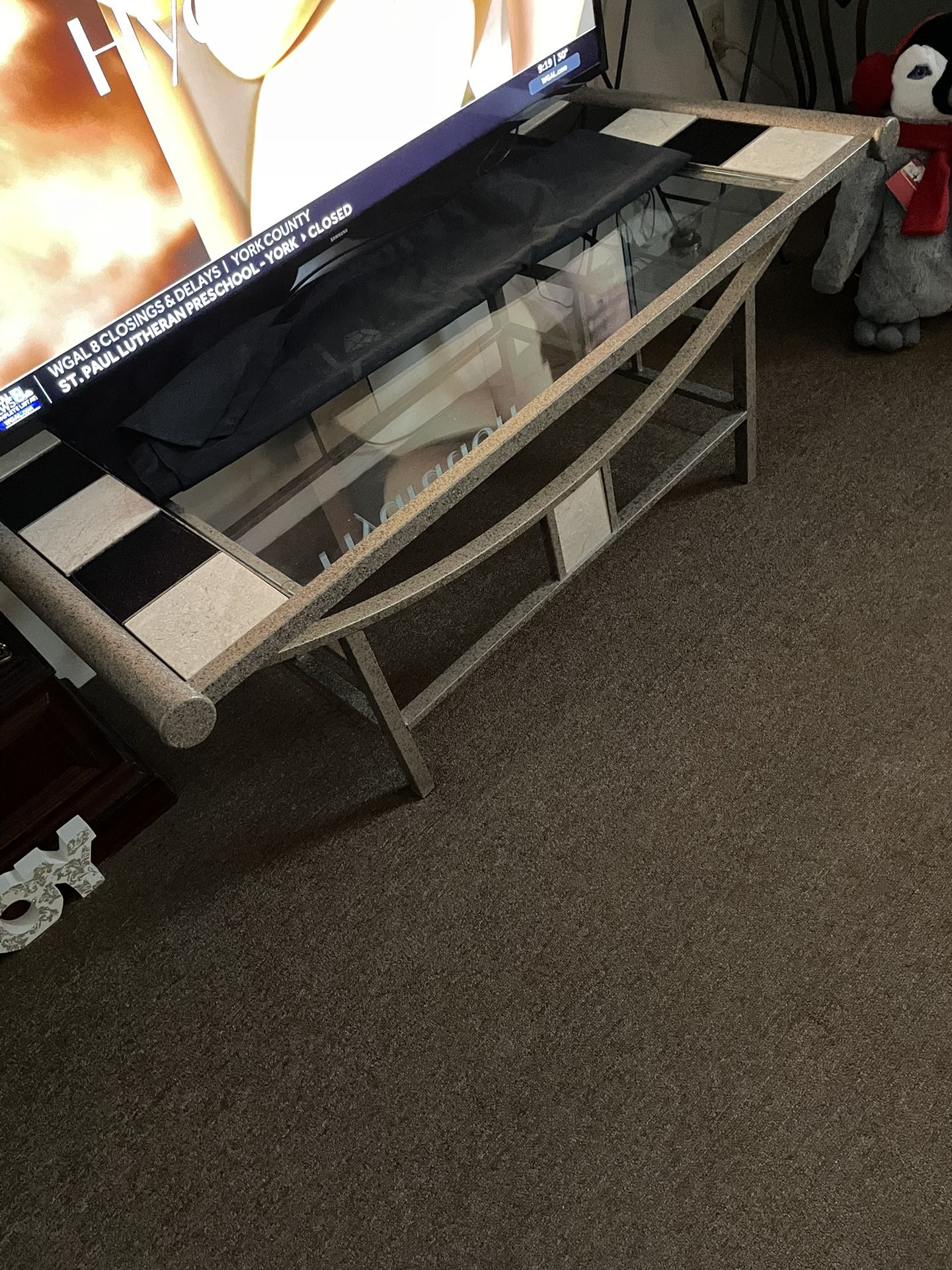 Matching coffee Table And End Table