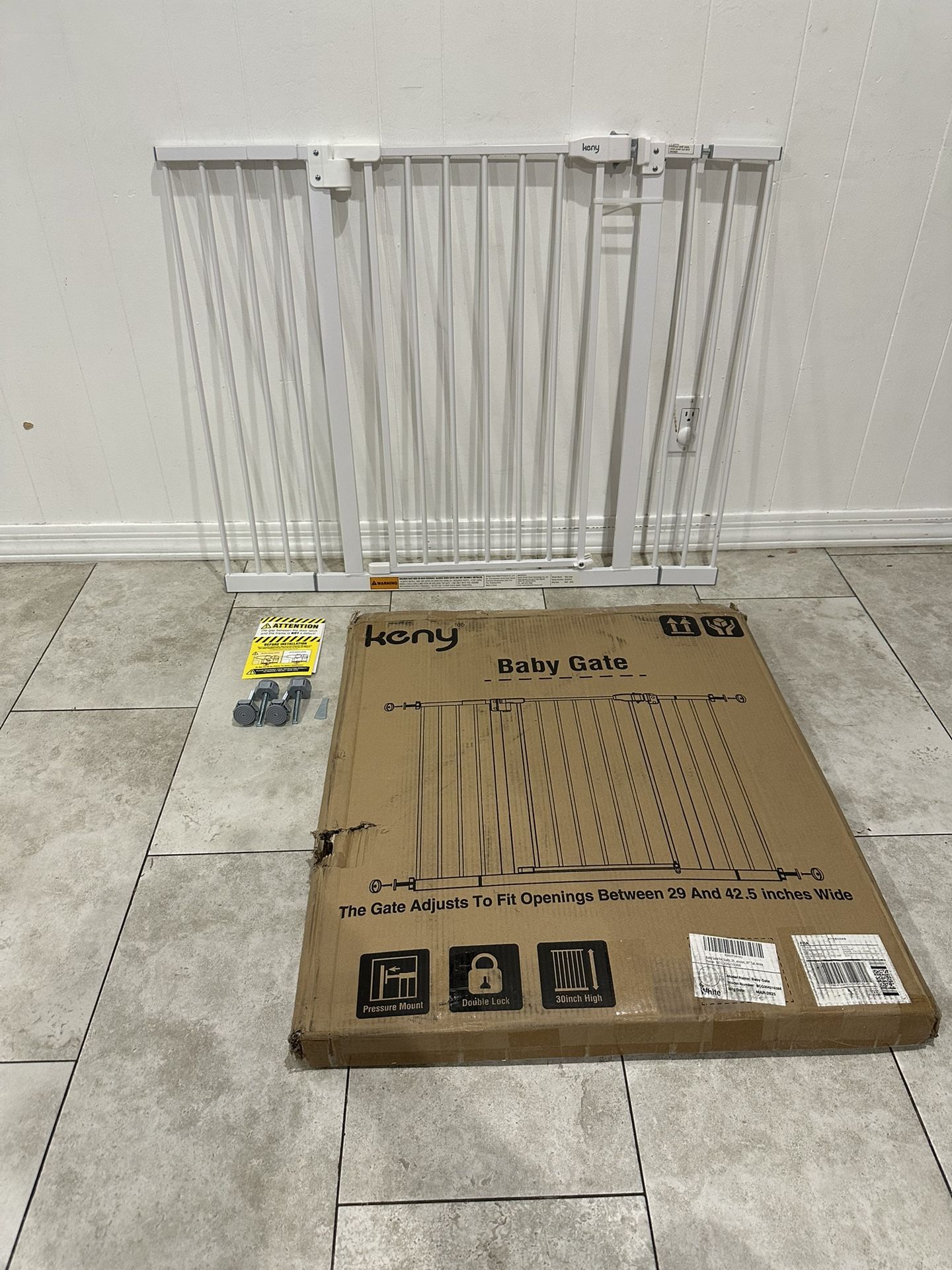 Adjustable Pet Gate / Baby Gate - Fits Openings 29” - 42.5”