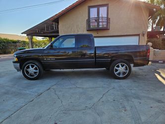 DODGE RAM SPORT,6 PASSENGER,CLEAN TITLE,SMOG,2027 AUG TAGS,BT