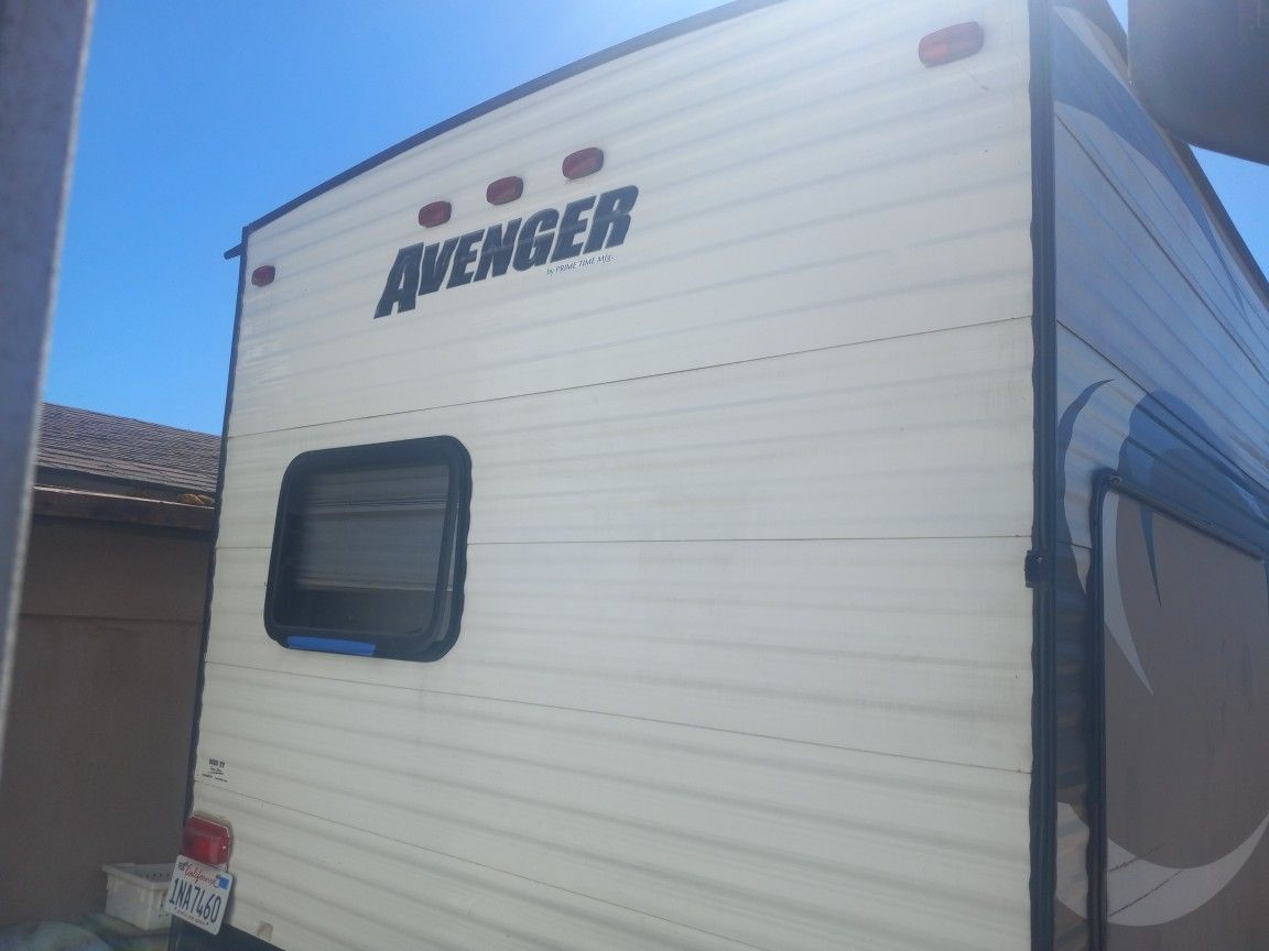 2015  Avenger Pop Out Tralier