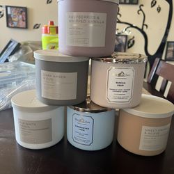 Bath And Body Works/ White Barn  3 Wick Candles 