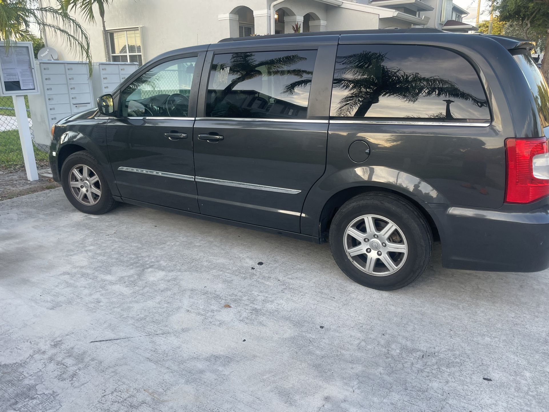 2012 Chrysler Town & Country