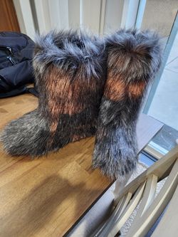 boots with the FURRR