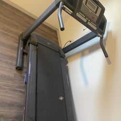 NordicTrack C2400 Treadmill for Sale in St. Petersburg FL OfferUp