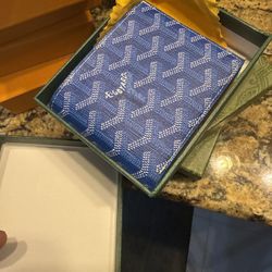 Wallets For Sale High Quality Box Included Multiple Colors Available 