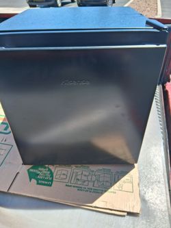 Mini fridge