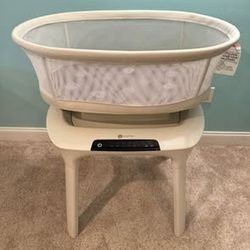 4MOMS MamaRoo Sleep Bassinet - Barely Used and in Excellent Condition! 