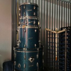 1960s Pearl Blue Sparkle Drum Kit 