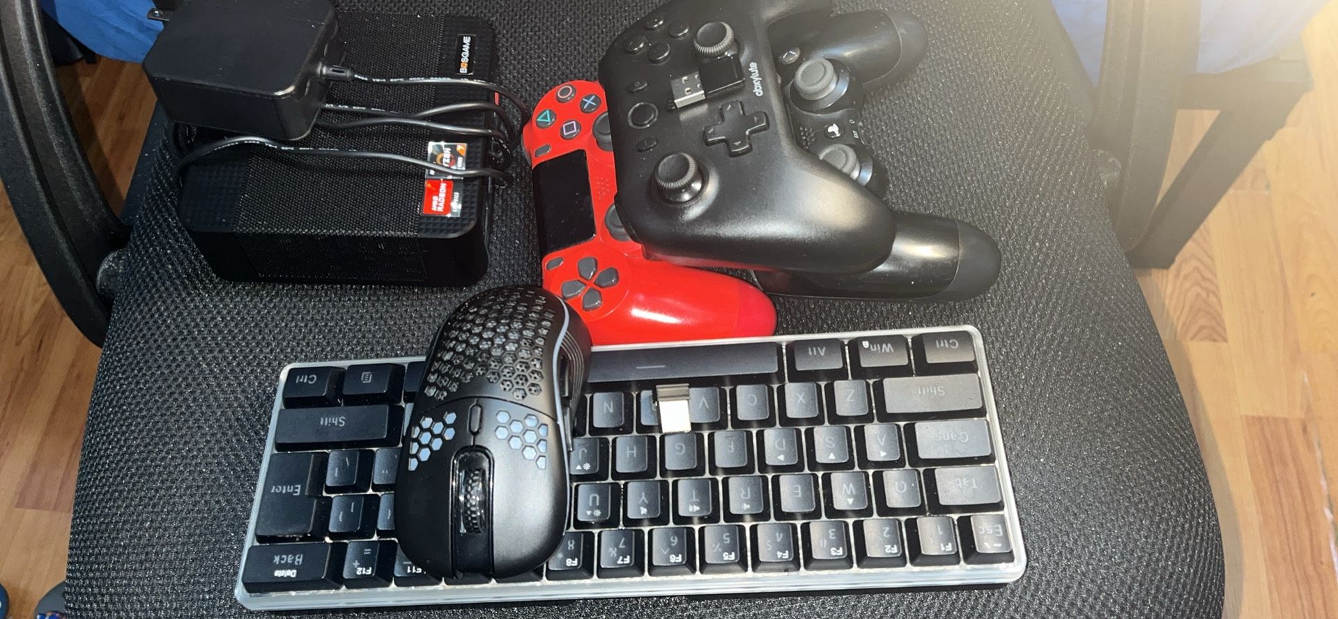 Mini Pc,mouse,keyboard and Black Controller all Works PS4 Controllers Free With Purchase One Probably Good and Other Stick Thrift.