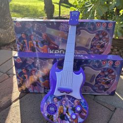 K-pop Guitar 🎸 With Light And Music 🎶 