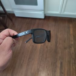 Oakley Men Shades For Sell 80 Bucks 