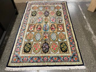 Tiled Floral Pattern 4.5’x6.5′ Area Rug