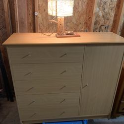 Nice dresser pu today n elburn cash only