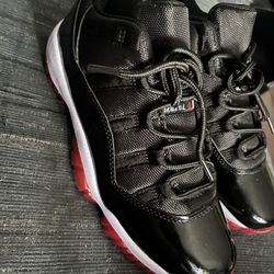 Jordan 11 Black And Red Size 11