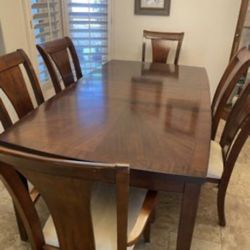 Dining Table And 6 Chairs