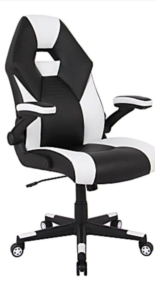 GAMING CHAIR OPEN BOX NEVER USED MAKE OFFER $$