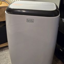 Black + Decker 12,000 BTU Air Conditioner.    Aire acondicionado Black +Decker 12000 BTU