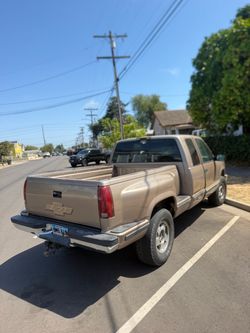 Chevrolet Z71 Extended Cab Pickup Truck