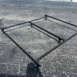 Black Metal Adjustable Bed Frame! Full, Queen or King Size! Great condition!