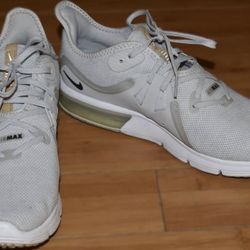 Nike Air Max Sequent 3 Women’s Size 11