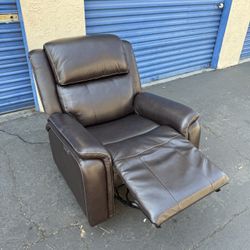 Barcalounger Bryson Leather Power Rocker Recliner with Power Adjustable Headrest