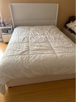 Queen size storage bed without mattress