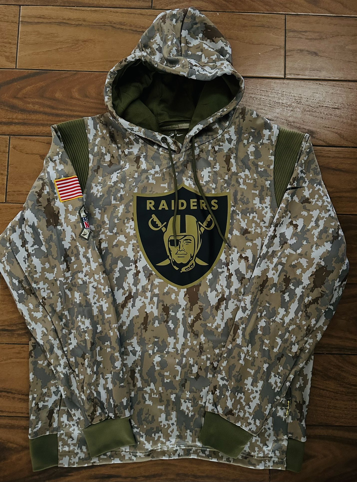 Raiders Salute To Service Men’s XL Green Hoodie Sweatshirt