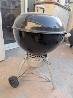Weber charcoal grill 22"