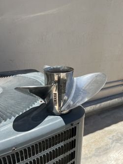 Propela Yamaha 18x14 1/4