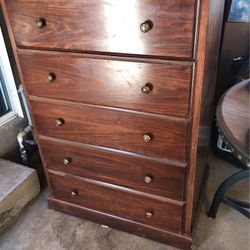 Dresser