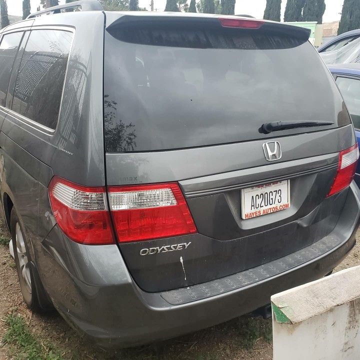 A Mitad De Precio Las Partes De Este Carro