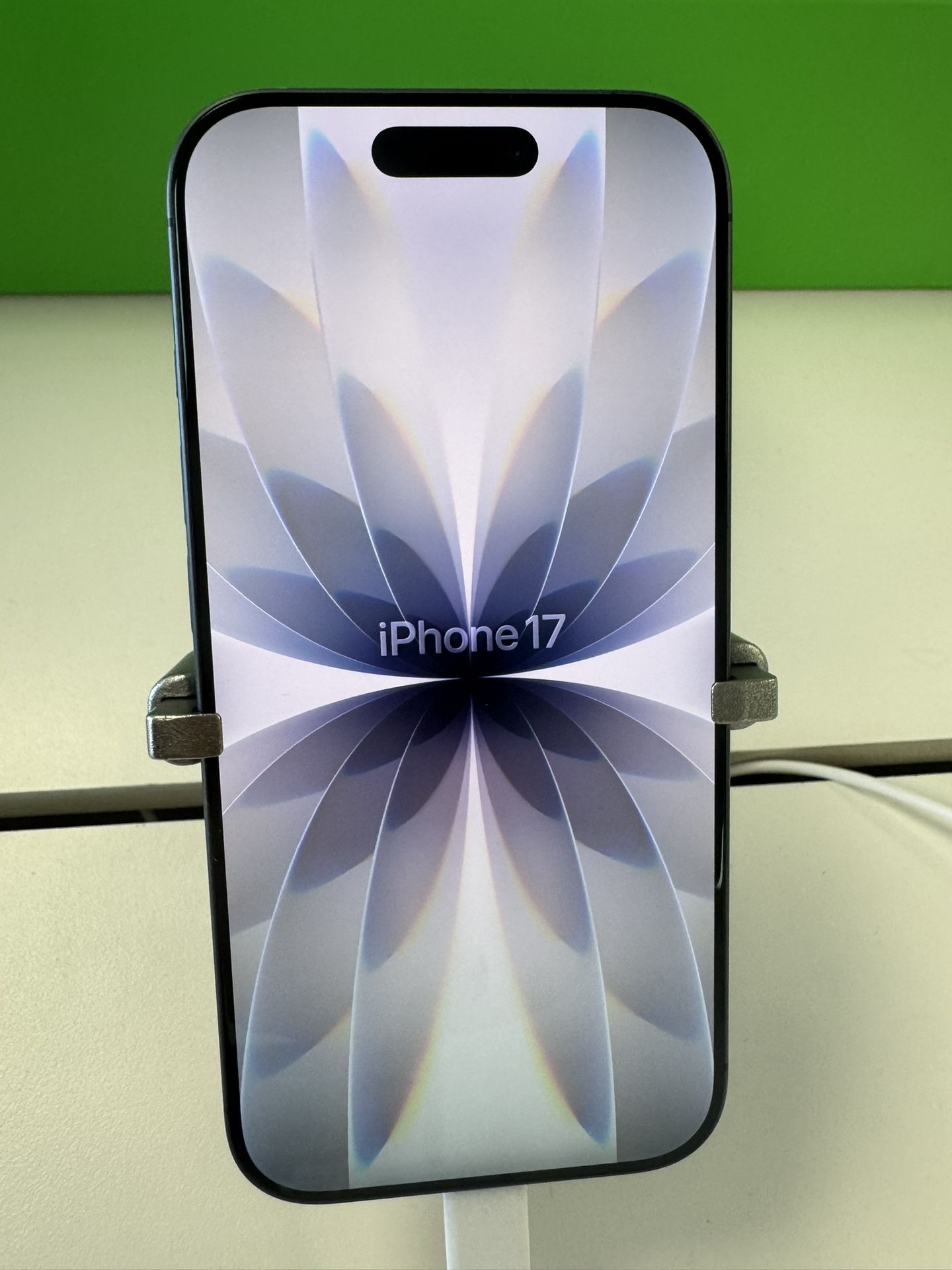 iPhone 17