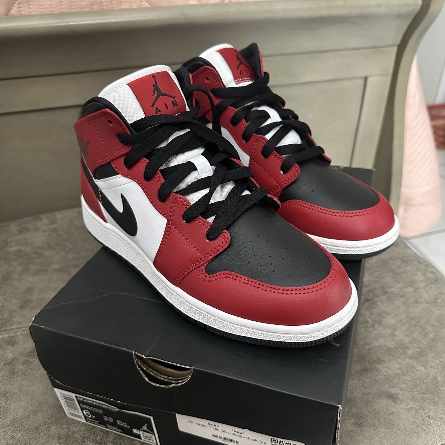 Air Jordan 1 Mid GS Chicago Black Toe for Sale in Downey CA OfferUp