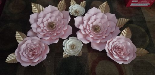 Paper flowers and paper roses. Flores de papel