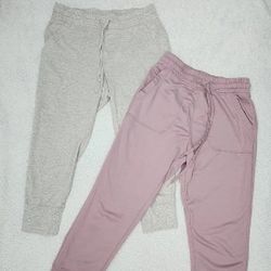 ✅️ Woman Gray/Pink 2pc Jogger Pants• Size S• Great Condition• $10firm