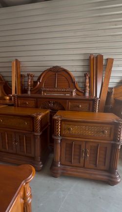 Beautiful Set Kanes Brand  ( deliver available )